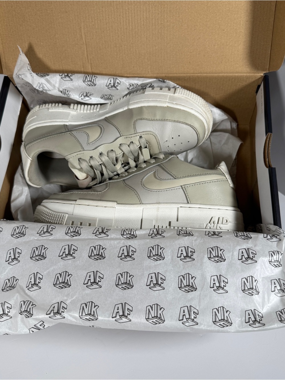 RARE Authentic Nike Air Force 1 Pixel Limited Edition Sage Green Colour